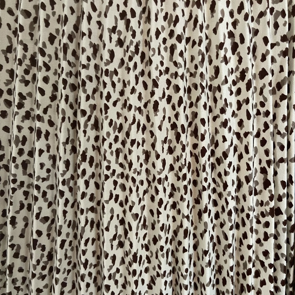 Cream Pleated Skirt - Picture 4 of 4